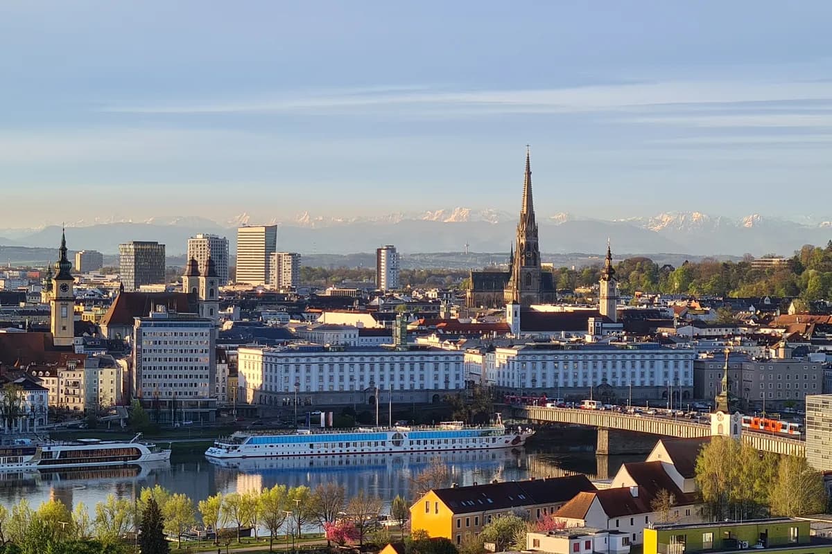 Linz an der Donau in der Morgensonne