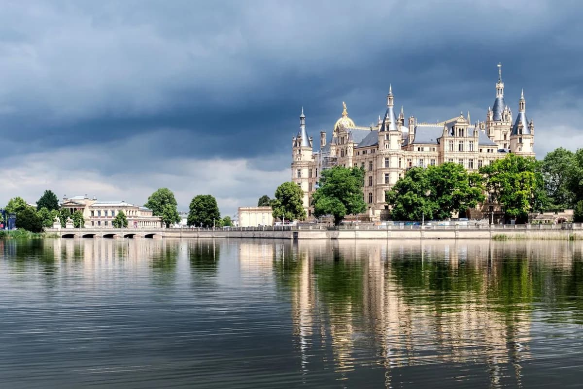 Schweriner Schloss am See